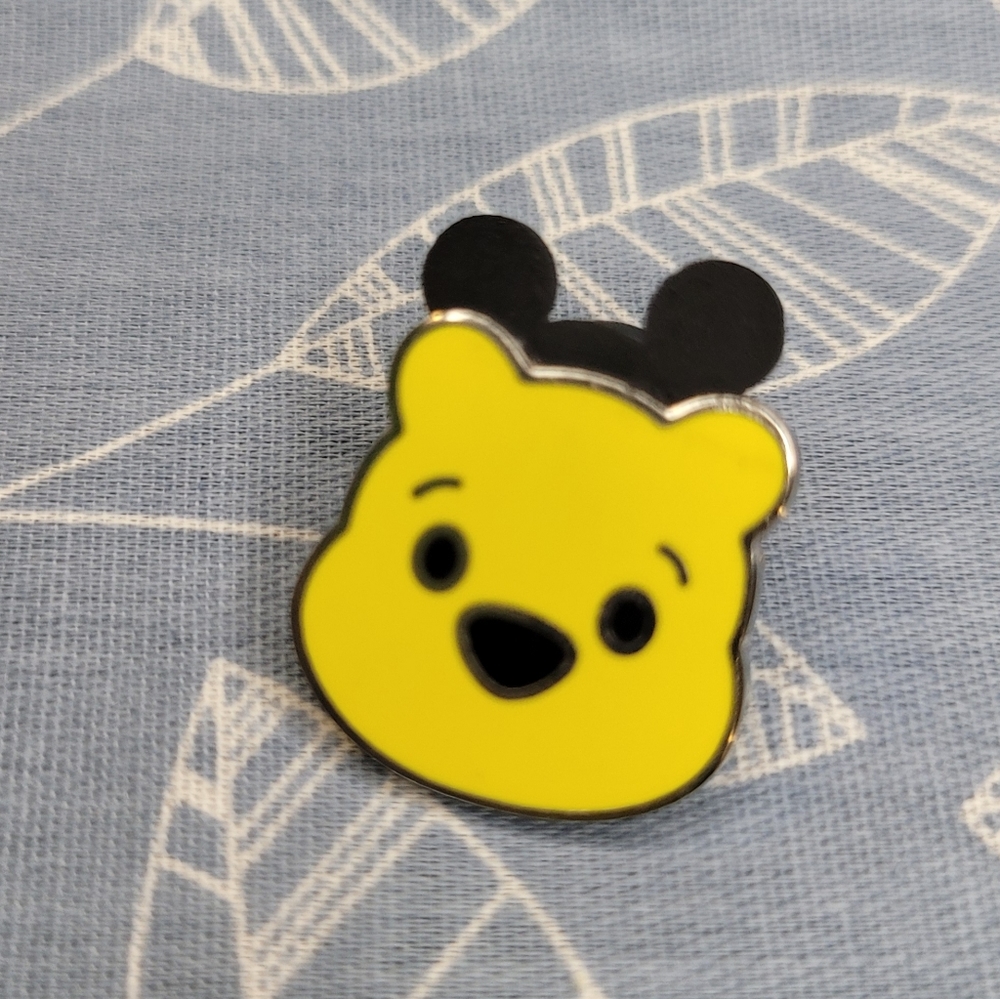 ⭐3 FOR $9, Winnie the Pooh Disney Trading Pin